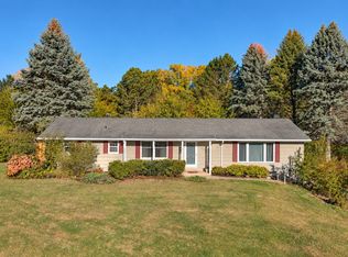 1938 Mulberry Ln, Green Bay, WI 54304