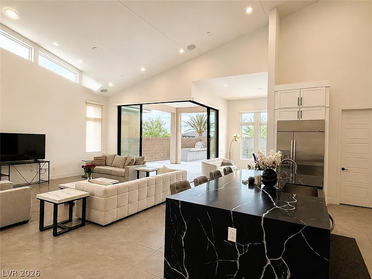 5040 Terramont Dr — Photo 5