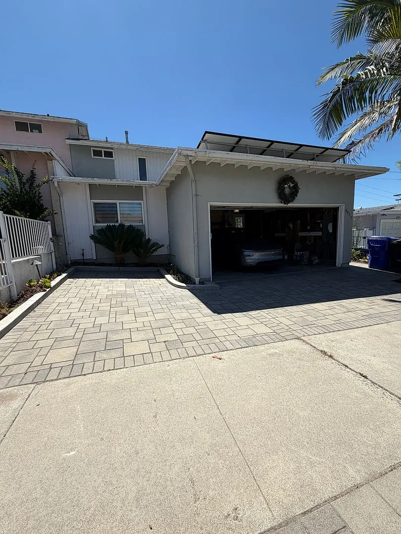 Convenient location 3 bedrooms, 2 bathrooms, 2 car attached garage — Photo 1