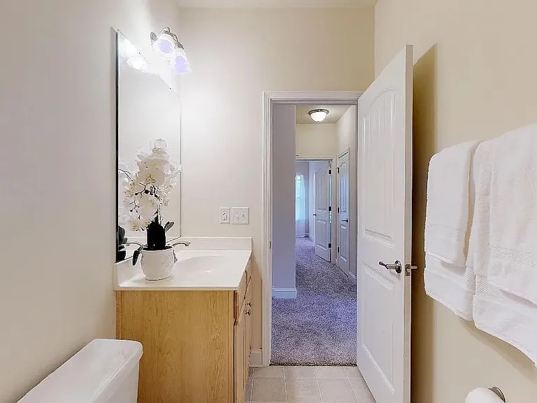 323 Huntwood Dr — Photo 17