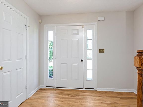 3rd image of 6115 Salisbury Dr