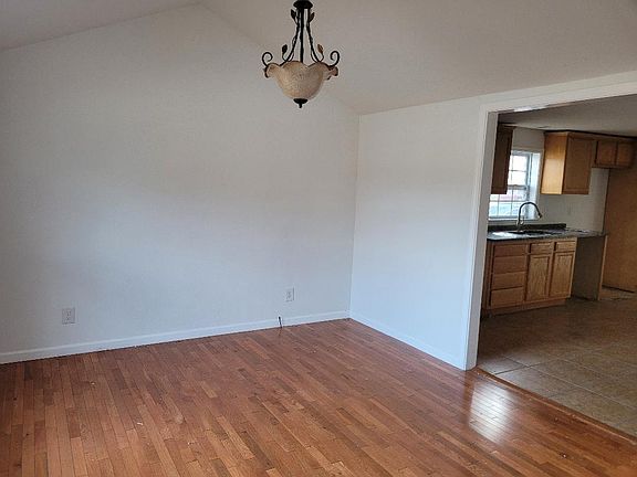 4th image of 306 Park Ln