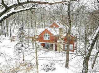 7055 Riverwood Ln SE, Grand Rapids, MI 49546