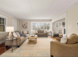 12 Leighton Rd #2, Wellesley, MA 02482
