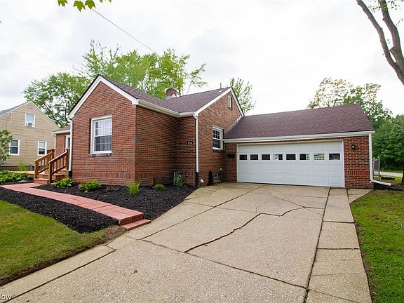 5th image of 210 Forest Hill Dr