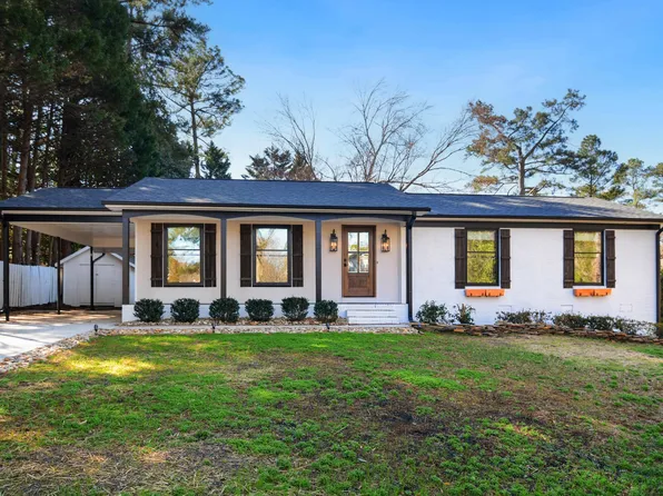 226 Pinecroft Dr, Raleigh, NC 27609