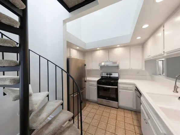 17202 Corbina Ln APT 202, Huntington Beach, CA 92649