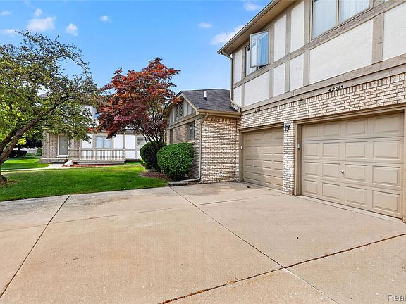 3rd image of 42015 Imperial Ln