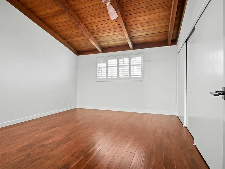 Upstairs Bedroom #2