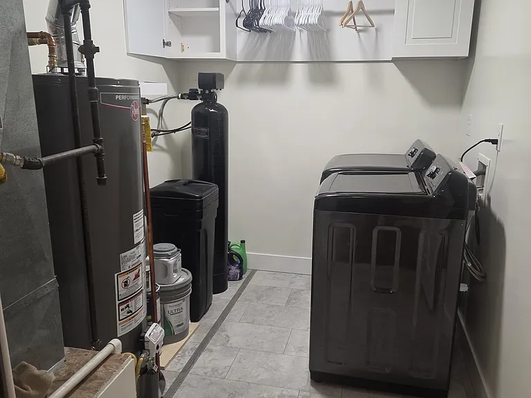 401 Stallion St — Photo 11