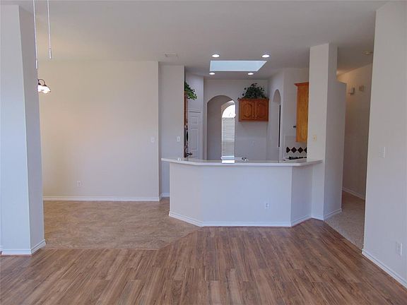 4th image of 1516 Tumble Creek Dr