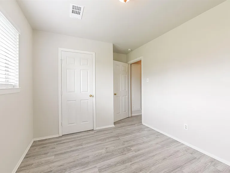 5514 Vickita Dr — Photo 33