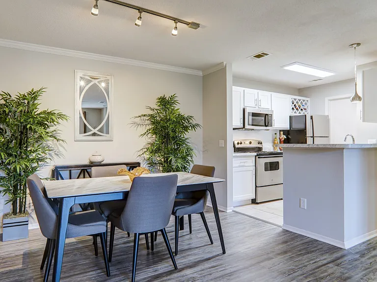 Kings Mill Apartment Homes — Photo 5