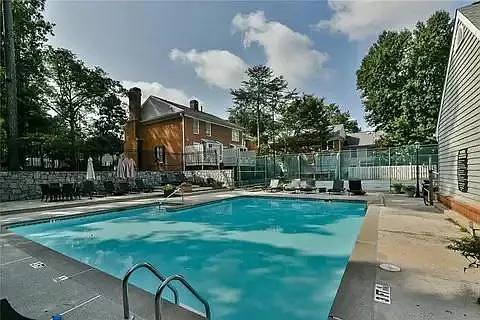 61 Mount Vernon Cir — Photo 34
