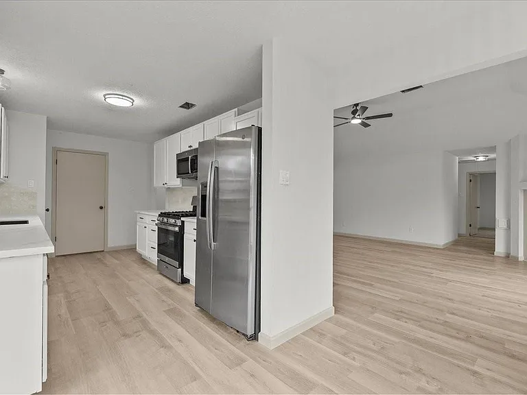 10912 Dogwood Dr — Photo 11