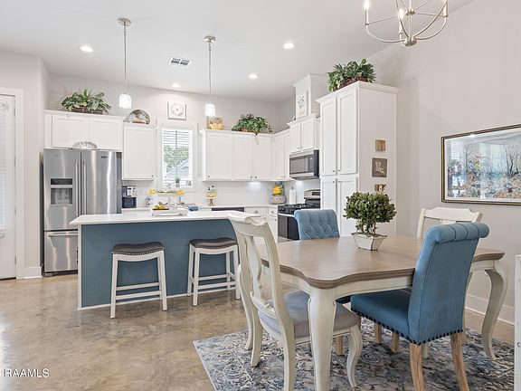 4th image of 109 Satsuma Dr