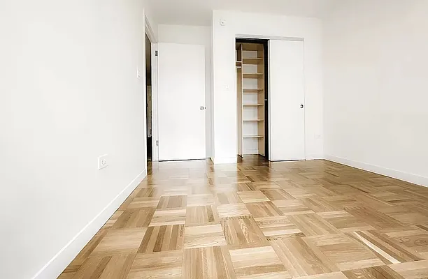 Rented by Manhattan Realty Group | media 9