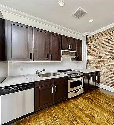 Rented by Avenues Real Estate | media 25