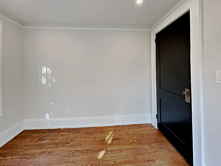 1539 N Morningside Dr NE — Photo 8