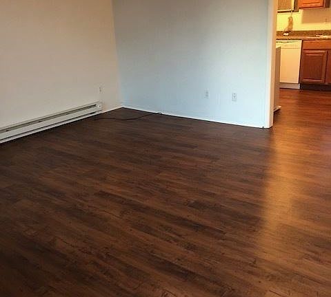 4th image of 1410 E Lakeview Dr APT 1