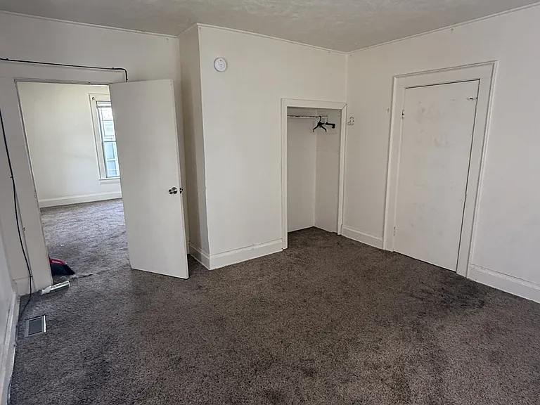 426 21st St W — Photo 13
