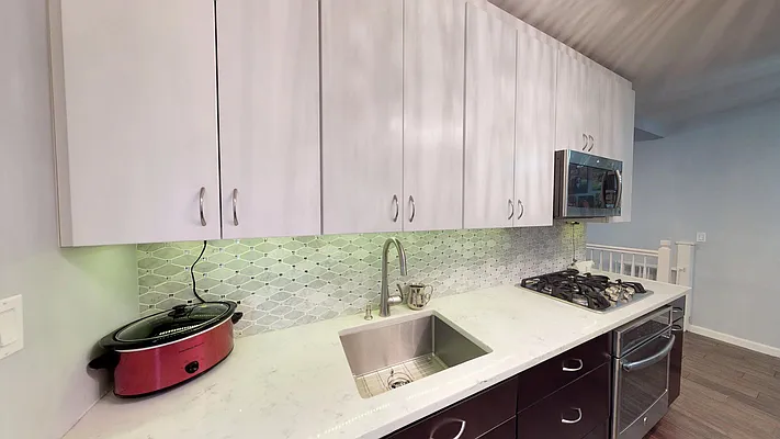 Sold by Behfar Team LLC | media 4