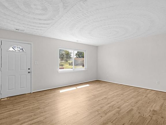 5th image of 2833 Candlewood Cir
