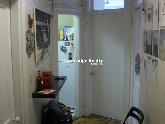 3rd image of 463 Park Dr #17R