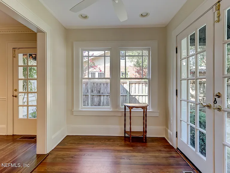 3684 Pine St — Photo 14