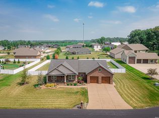 1682 E Autumn Rdg, Haubstadt, IN 47639