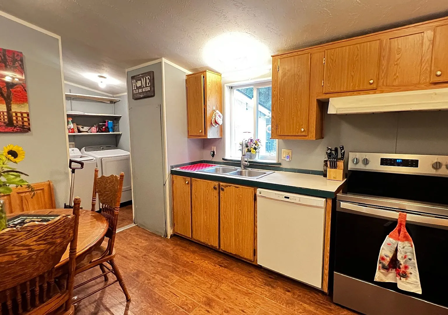 North Deer Park - 3 bedroom, 2 bathroom single family home on 10 Acres! Available Now! — Photo 2