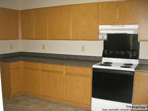 4th image of 343 Rainbow Dr