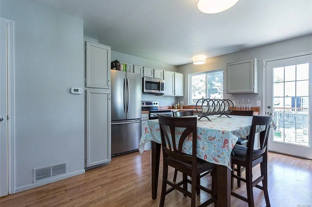 664 Walden Court — Photo 3