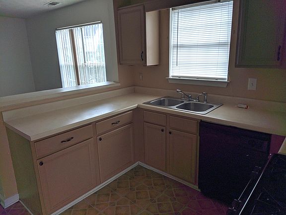 5th image of 2355 Wellington Cir