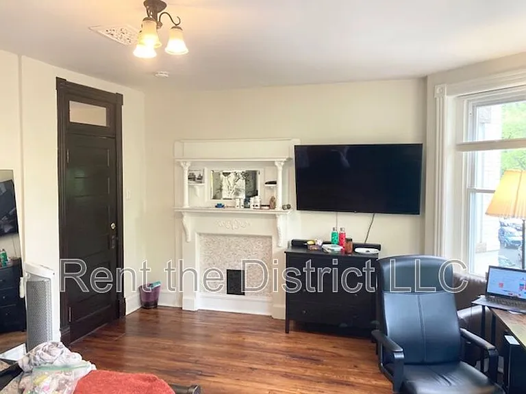 37 Rhode Island Ave NW — Photo 12