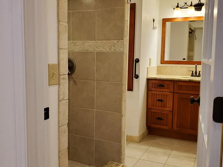 319 Cottonwood Ave — Photo 13