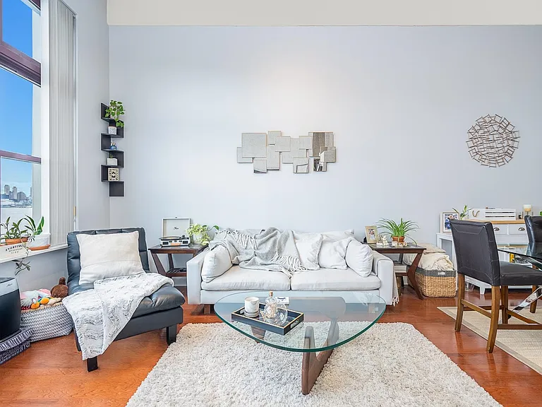 1500 Washington St #6P — Photo 2