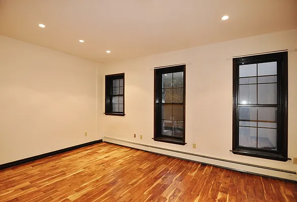 Rented by Nest Seekers International | media 32