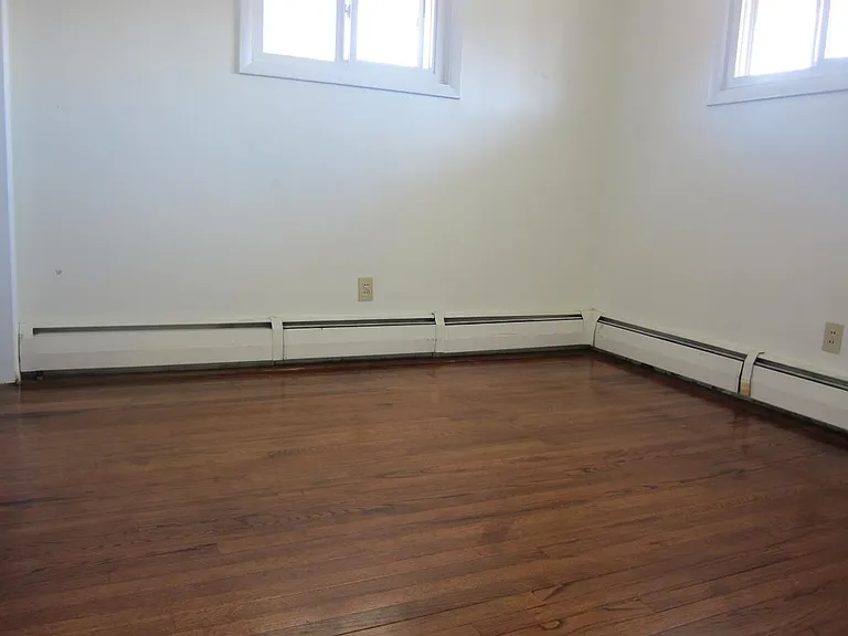 17 Durkee St — Photo 7