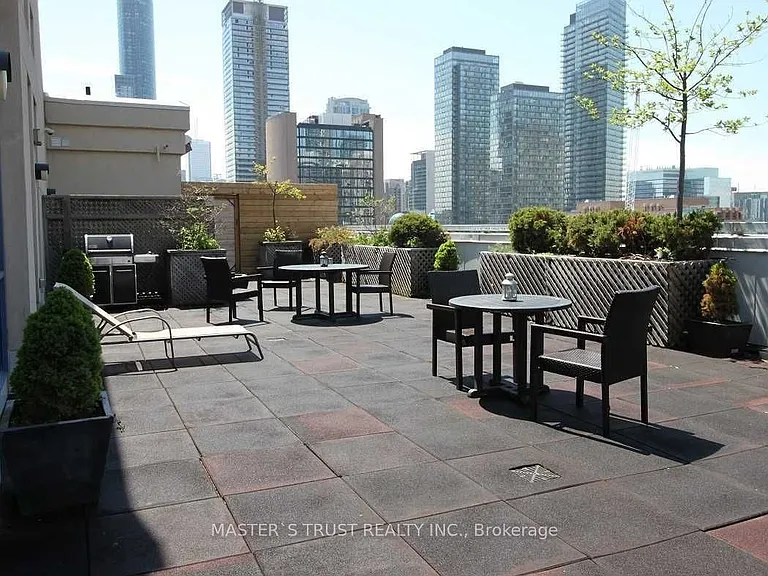 8 Wellesley St E #1001 — Photo 10