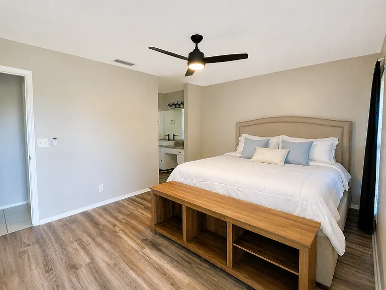 4908 Bayberry Dr — Photo 7