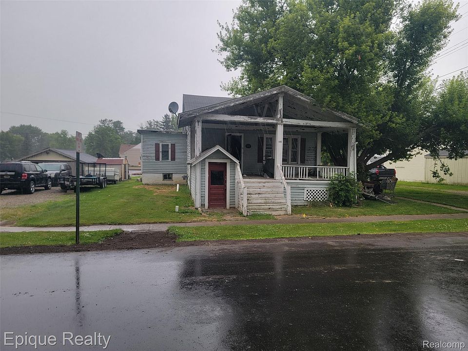 1st image of 107 W Church St