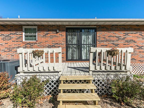 4th image of 1500 Stoneybrook Dr