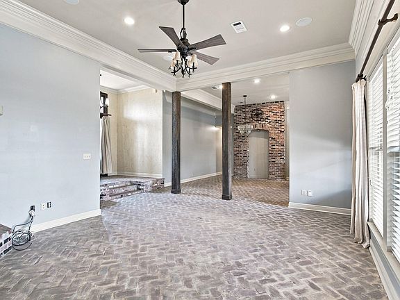 5th image of 1525 Hickory Ridge Dr