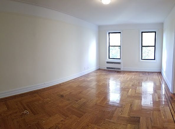 2nd image of 679 Ocean Pkwy APT 6E