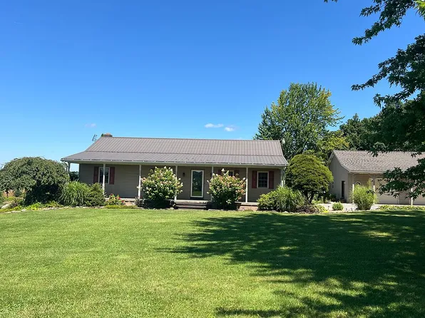 2731 Princeton Rd, New Castle, PA 16101