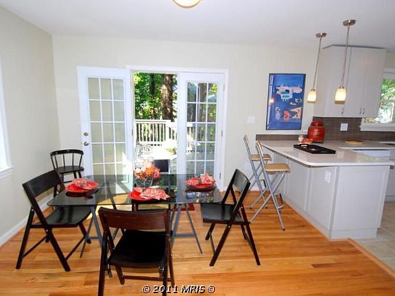 4th image of 5717 Fairfax Dr