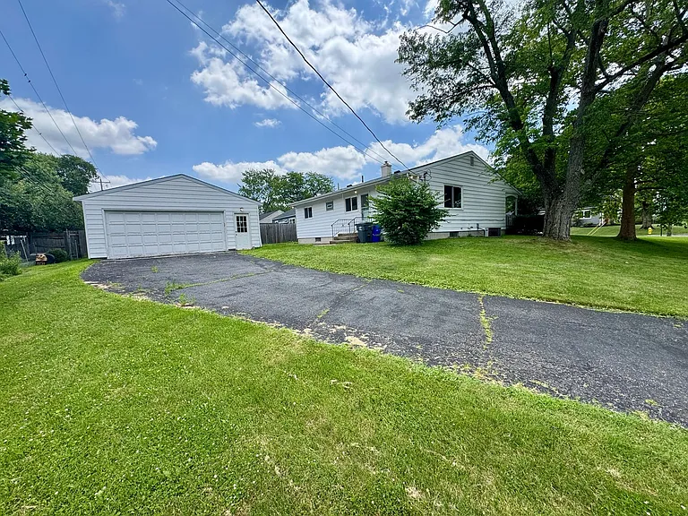 2562 Bristol Rd — Photo 42