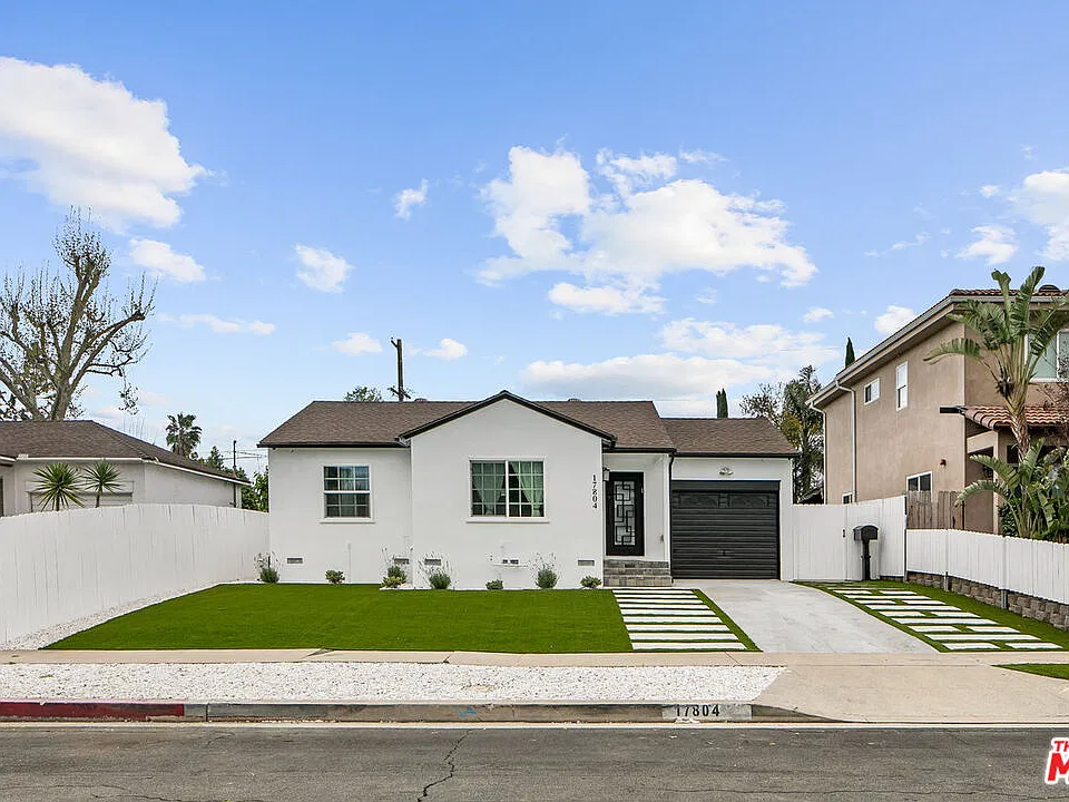17804 Collins St