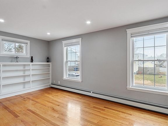 5th image of 2 Cherry St